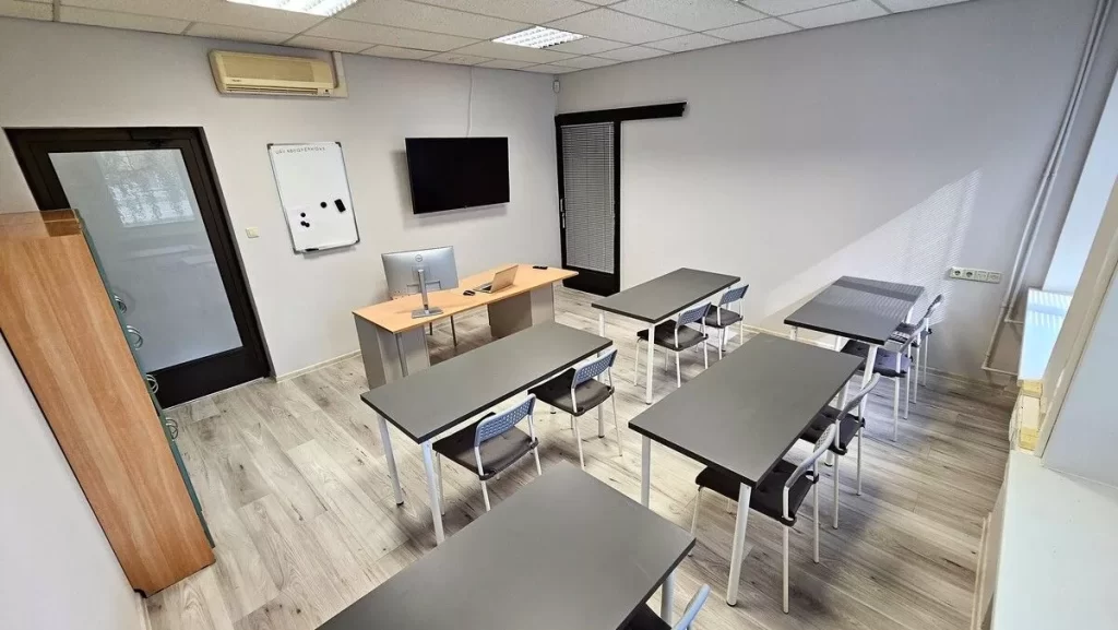 Koolitusruumi rent Tartus. Õppeklass.